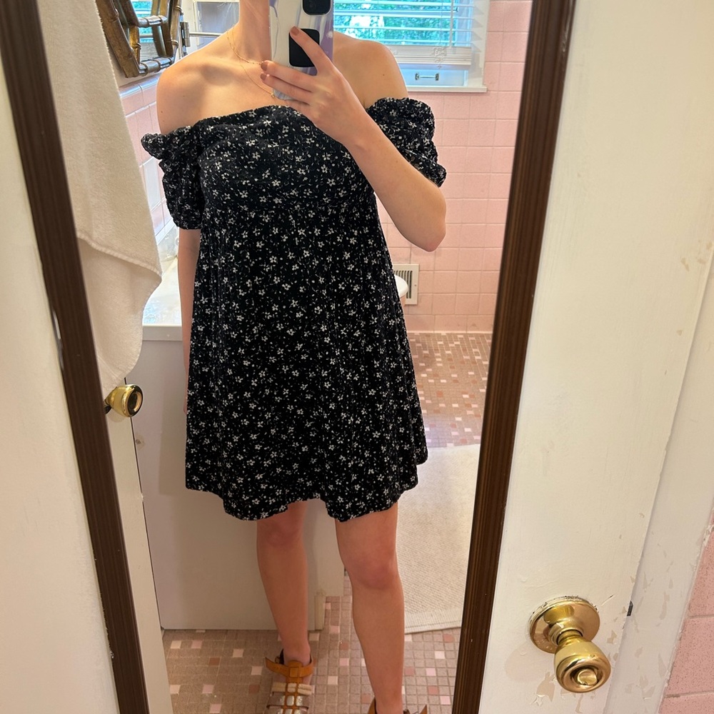 Anthropologie Maeve size 2 off the shoulder dress! Navy cotton eyelet